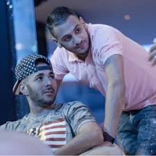 No veo que zidane se vaya, no se va a ir, ya verás. Karim Benzema Net Worth Soccer Player