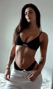 Harlee Hassell - Free pics, galleries & more at Babepedia
