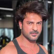 Ashish Kapoor's Instagram, Twitter & Facebook