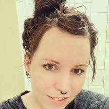 Mary Kari's Instagram, Twitter & Facebook