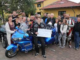 Das organisationsteam des eichsfelder bikertags unterstützt alljährlich mit den erlösen das elternhaus für das krebskranke kind in göttingen. Erlos Von Aktionstag Biker Spenden 18 650 Euro Furs Gottinger Elternhaus Gottingen
