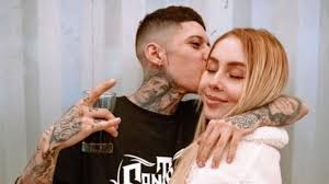 Karely Ruiz negó romance con Santa Fe Klan: “Los besos hay que  normalizarlos” - Infobae