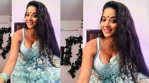 Bhojpuri actress Monalisa looks jaw-dropping in this net sari! | Hindi Movie  News - Bollywood - Times of India