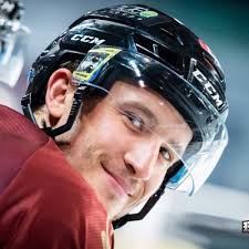 Melody Joyce (@melodyand3cats)