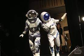 元akb48 前田亜美 元nmb48 藤江れいなが宇宙服でステージに登場 tiary tv fes powered by tokyo street collection 宇宙服 着ぐるみ 宇宙