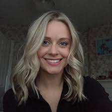 Anna Cullen's Instagram, Twitter & Facebook