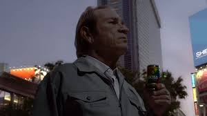American actor tommy lee jones is appearing in the latest commercials for suntory's boss canned coffee brand. Crunchyroll Say Farewell To The Heisei Era With Alien Tommy Lee Jones