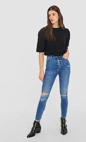 Revival nineties oblige, le jean taille haute, aussi appelé mom jean, redevient fréquentable, voire carrément indispensable. Jean Taille Tres Haute Skinny Taille Tres Haute Femme Stradivarius France From Stradivarius On 21 Buttons