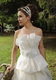 Alyssa Milano S Vera Wang Wedding Dress Celebrity Wedding Photos Wedding Dresses Vera Wang Hollywood Wedding