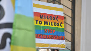 Er will damit auf die verbreitete homophobie in polen hinweisen. Polen Muss Stigmatisierung Von Lgbti Personen Beenden Pressemitteilung