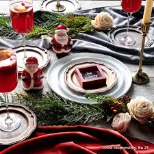 We are successful because we are committed to making shopping a pleasure at our stores while striving to be the premier quality food retailer in the world. Publix On Twitter We Know It S Time For Christmas Dinner When Mr Mrs Claus Are On The Table What Are Your Christmas Traditions