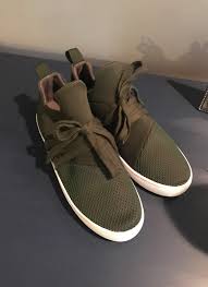 Only Worn A Couple Times Army Green Or Olive Green Steve Madden Lancer Sneakers In A Size 8 Excellent Condition Sneakers Sneakers Fashion Steve Madden Style