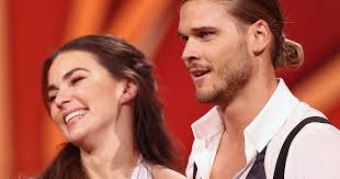 Rúrik gíslason (born 25 february 1988) is an icelandic former professional footballer who played as a midfielder. Let S Dance Star Rurik Gislason Wer Trainiert Hier Wen Renata Vollig Ausser Atem Fussball Gibt Krasse Kondition Bunte De