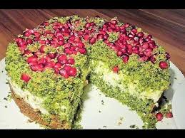 Torte Kuchen Grune Wiese Mit Spinat Und Granatapfel Youtube Gruner Kuchen Spinatkuchen Lebensmittel Essen
