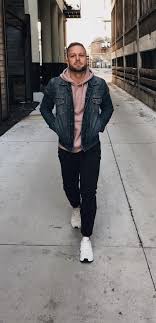 Men S Street Style H M Sweatshirt Jean Jacket And Black Denim Jeans Adidas Men S Shoes Mensjean Mens Fashion Denim Mens Street Style Fashion Jeans Outfit
