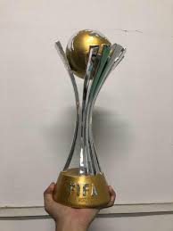 In front of 105,000 in the morumbi, ended the drought with the paulistao trophy, before the assists of roberto carlos. Fifa Club World Cup Trophy Sports Sports Games Equipment On Carousell