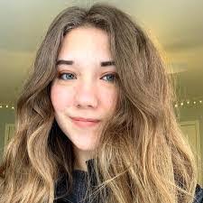 Amanda Heiner's Instagram, Twitter & Facebook