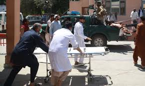 Jalalabad, a key city in eastern afghanistan, surrendered to the taliban early on sunday, allowing the militants needed just a few weeks to take control of most of the afghan territory as the resistance. Afghanistan Autobomba Kabul Strage Davanti Scuola Femminile Bilancio Oltre 50 Morti Tgcom24