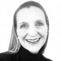 Anita Sampson's Instagram, Twitter & Facebook