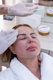 Após internação, Stenio Garcia retoma rotina de beleza: 'Tenho 91 anos, mas  alma de menino'