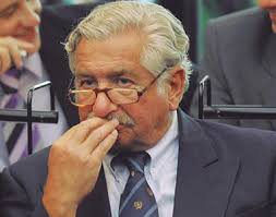 Se parece más a una amenaza que a un diálogo”