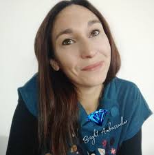 Ho iniziato a lavorare in negozio a 20anni, e per 20 anni ho sempre  lavorato in negozio. Ne ho anche sognato uno tutto mio , ma non ho mai  avuto il coraggio