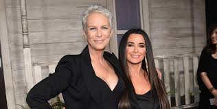 Kyle richards is starting to recover after she was taken to the hospital for walking into a beehive and getting stung by bees multiple times. Halloween Kills Kyle Richards On Tradition With Jamie Lee Curtis