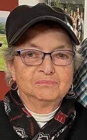 Kelly Shore's Instagram, Twitter & Facebook