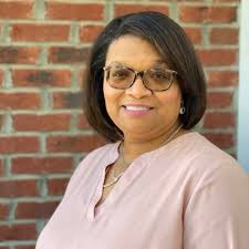 Dr. Yolanda Fields (@TECHIE_educ8r)