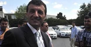 Doğurga, peker'in belindeki rahatsızlığı nedeniyle bir süre kısmen tedavi gördüğünü açıkladı. Sedat Peker In Avukati Sagiroglu Na Silahli Saldiri 3 Kursun Siktilar