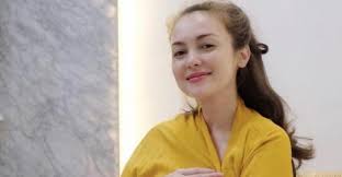 Model dan artis rianti cartwright lahir di bandung, 22 september 1983. Rianti Cartwright Lewati 19 Jam Persalinan