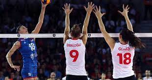 Dies gilt im speziellen für frauen volleyball. Volleyball Em Finale Zwischen Turkei Und Serbien Live Im Tv Stream