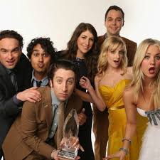 Succès oblige, les acteurs principaux de the big bang theory ont obtenu une augmentation de salaire de 300 % et toucheront 1 million de dollars par épisode. Pin On The Big Bang Theory