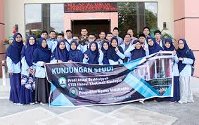 Selain itu, masyarakat juga kerap menyebut dengan 'khusnul khotimah dan husnul khotimah'. Kunjungan Studi Prodi Ahwal Syakhsiyyah Stis Husnul Khotimah Kuningan