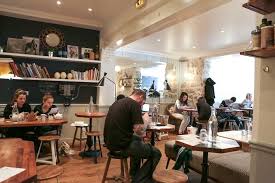 Cafe Pinson Delicious Vegetarian Dining In Paris Northern Marais Cafe Interior Design Coffee Shops Interior Paris Cafe