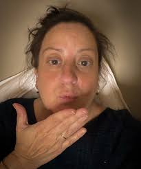 Anna Griffiths (@AnnaBanya)