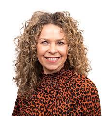 Tara Cuevas's Instagram, Twitter & Facebook