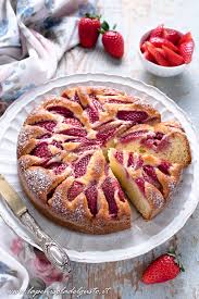Sbriciolata vanigliata con fragole e mascarpone. Torta Fragole E Mascarpone La Ricetta Perfetta Per Una Torta Morbidissima