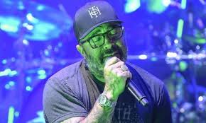 To make it easy for you, we haven't. Staind S Aaron Lewis Lands Solo Country No 1 With Am I The Only One