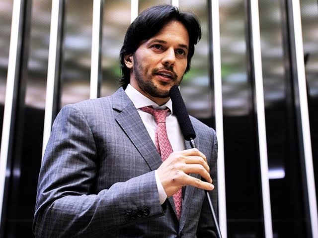 Resultado de imagem para FÁBIO FARIA"