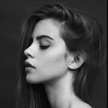 Amelie Stone (melroops)