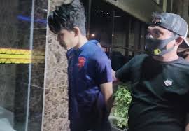 Akibat penusukan tersebut syekh ali jaber mengalami luka di bahu kanannya. Pelaku Disebut Gila Ini Kata Kapolda Soal Penusukan Syekh Ali Jaber