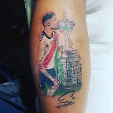 Fue un 22 de junio, por los cuartos de final de una copa del mundo que terminaría en manos del albiceleste. Diario Ole Los Tatuajes Mas Insolitos Que Se Hicieron Facebook