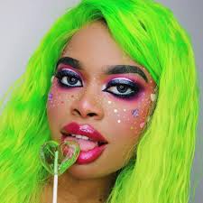 🍭🍏Candy Apple Green🍏🍭@anarkee looking like sugar, spice and everything  nice in our Aurora Green!💚