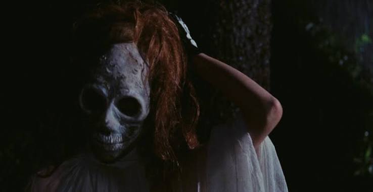 Saturday Retro Cult Review: 'The Night Evelyn Came out of the Grave' -  ArtScene SA