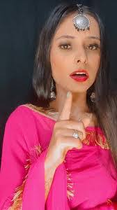 Aisha Curtis's Instagram, Twitter & Facebook