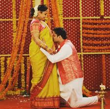 Birthday Gifts For Pregnant Wife From Husband In India Pin By Royal Creation S Pune On Seemantham Baby Shower Photography Baby Shower Pictures Baby Shower Photos
