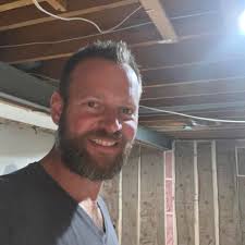 Is the Graco Nova 390 PC with hopper suitable for spraying cabinets?