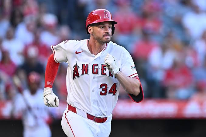 Trey Mancini elects free agency after stint with Angels | Reuters