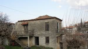 It is in the central and eastern par. Nikos Gkatsos Mnhmeio 8a Khryx8ei To Spiti Poy Gennh8hke Sthn Arkadia